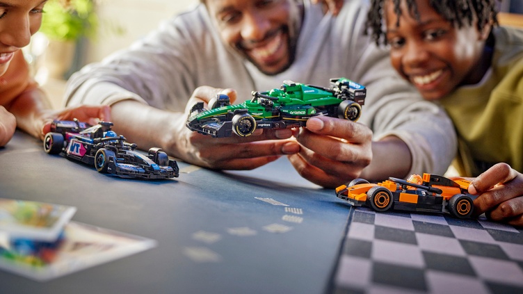 Lego Kolaborasi dengan Formula 1, Luncurkan Set Terbaru