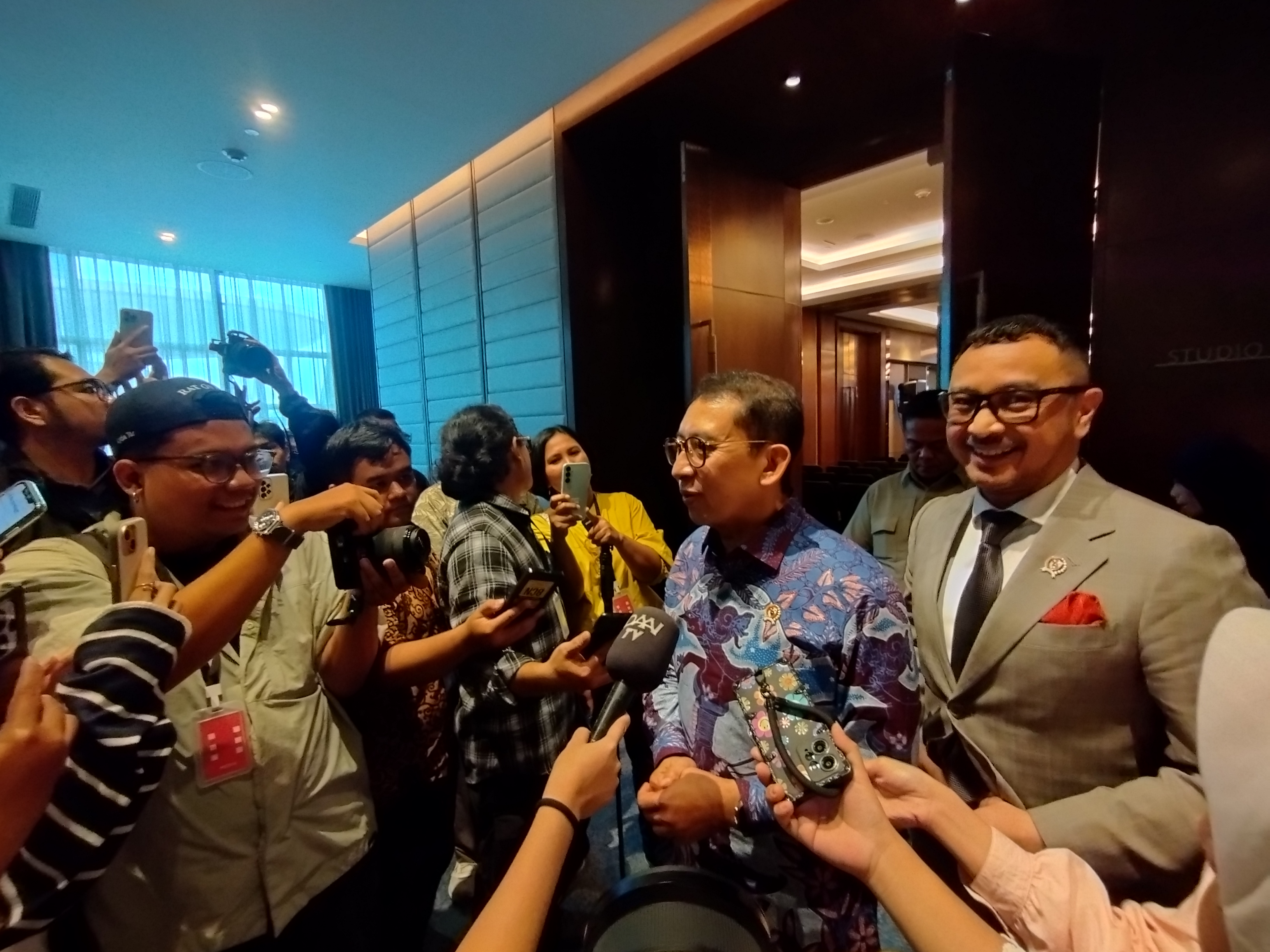 Art Jakarta Papers 2026 Digelar Perdana, Fadli Zon Soroti Nilai Historis Kertas