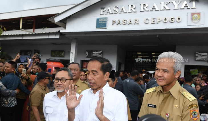 Jokowi-Ganjar Mesra Selama Kunjungan Soloraya, Gibran: Kasih Panggung Pak Gubernur