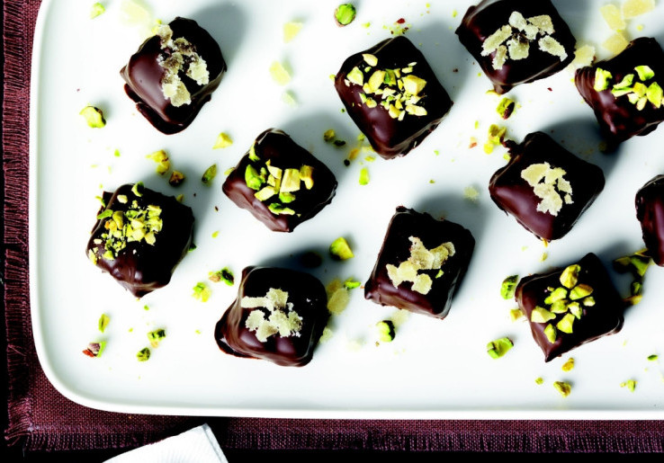 Kurma Jadi Camilan Lezat! Intip Resep Permen Karamel Kurma Lapis Cokelat Renyah
