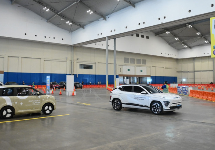 Jajal Kendaraan Listrik Tanpa Keluar Gedung, GJAW 2025 Tawarkan EV Test Drive Indoor