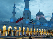 10.000 Takjil Gratis Selama Ramadan, Ribuan Warga Padati Masjid Zayed Solo