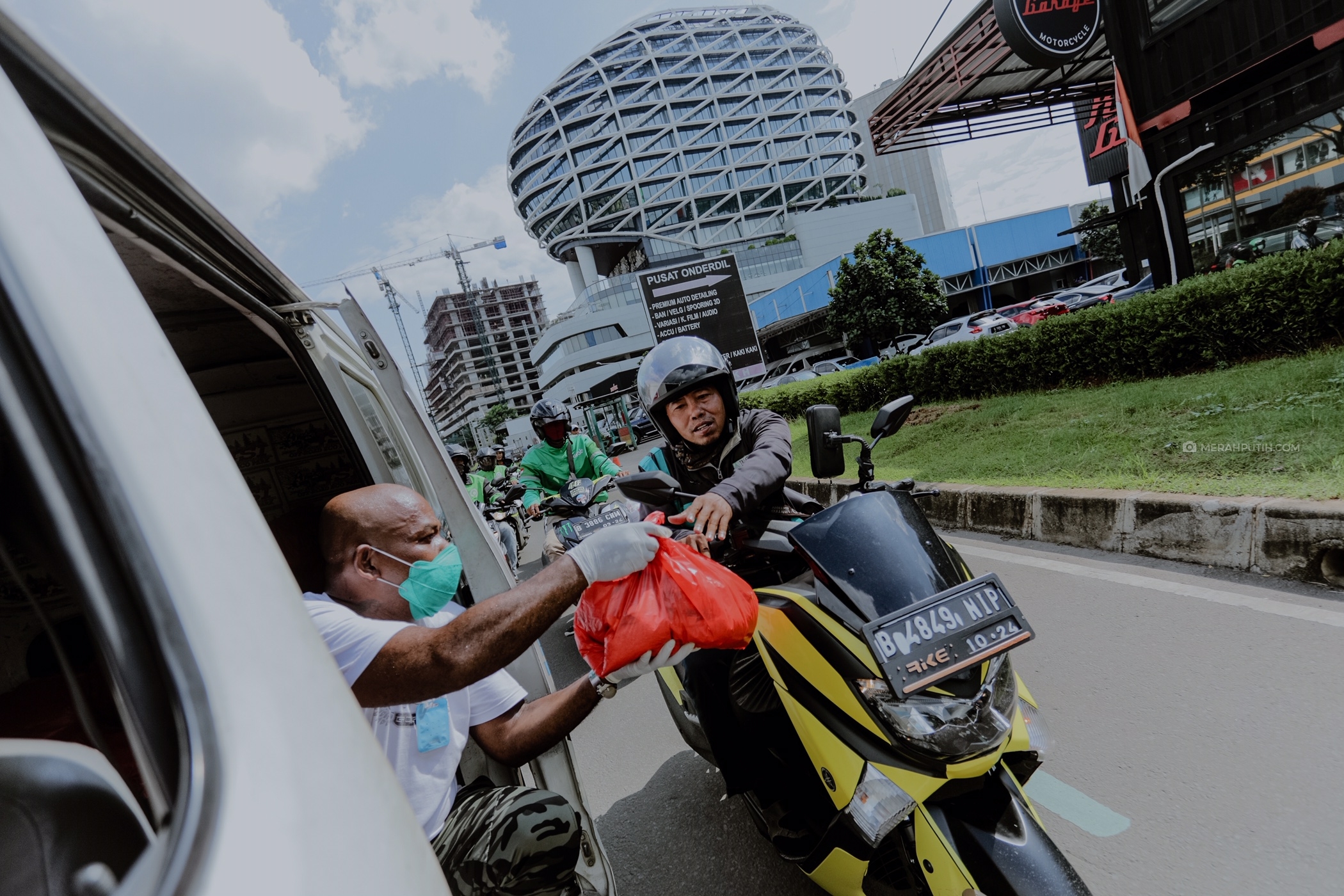 1.000 Paket Sembako Bentuk Kepedulian JHL Group untuk Masyarakat di Sekitarnya