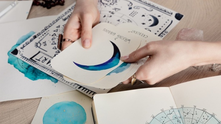 Prediksi untuk 2021 dari Ahli Astrologi Susan Miller