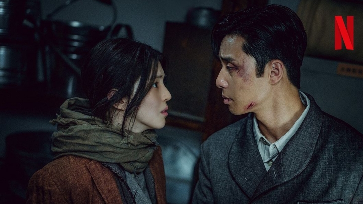 Park Seo-jun dan Han So-hee Telusuri Rumah Sakit Misterius dalam Teaser 'Gyeongseong Creature'