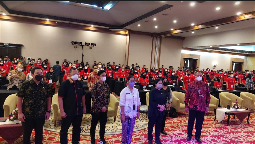 Ketua DPR RI Puan Maharani memberikan pengarahan pasda Bimtek KIP Kuliah di The Sunan Hotel Solo, Jawa Tengah, Selasa (26/4). (MP/Ismail)