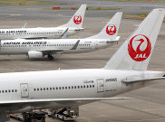 Pesawat Japan Airlines Tabrakan dan Terbakar di Tokyo