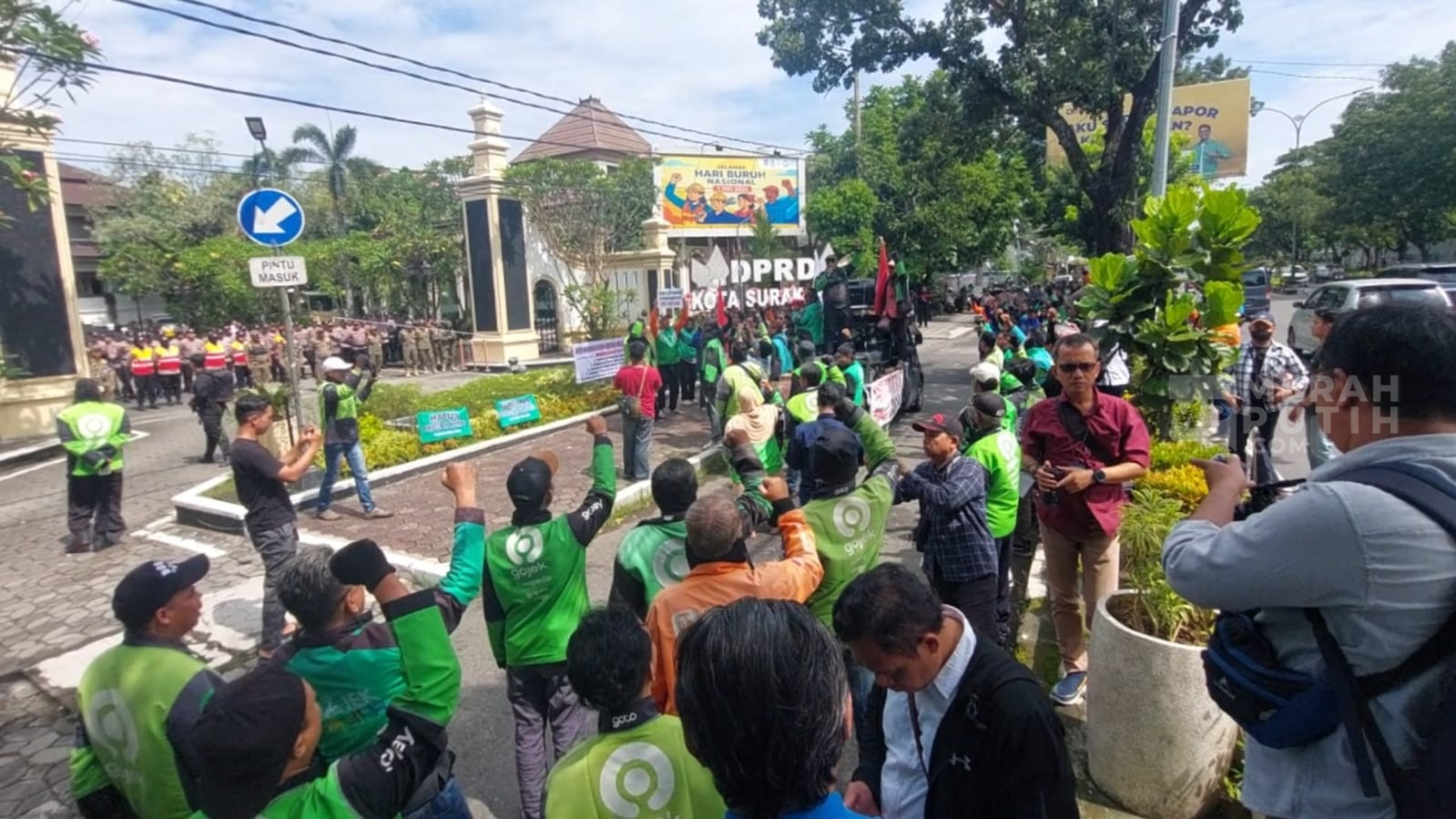 Isu Merger Grab-GoTo, DPR Waspadai Ancaman Monopoli Pasar Transportasi Online