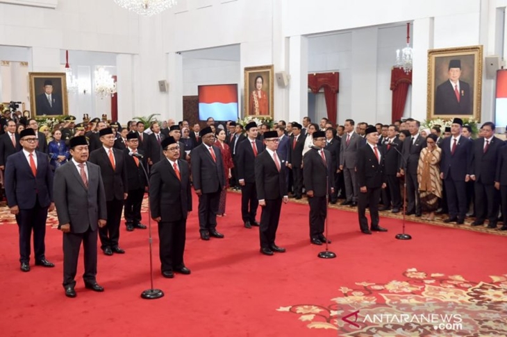 Suasana pelantikan 12 wakil menteri oleh Presiden Joko Widodo di Istana Negara, Jakarta pada Jumat (25/10/2019). (ANTARA/HO-Biro Pers, Setpres)