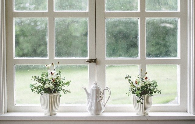 Jadilah pendengar yang baik dan berikan empati kepada pasangan yang sedang cemas. (Foto: pixabay/StockSnap)