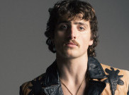 Benson Boone Rilis Album Kedua ‘American Heart’, Kenalkan Single ‘Mr Electric Blue’