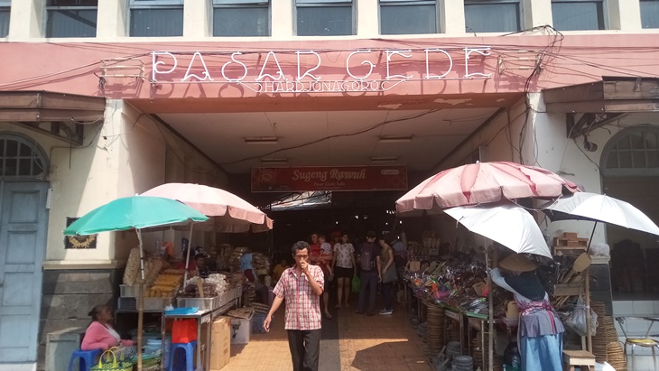 Pedagang pasar tradisional di Solo bebas retribusi harian sampai bulan Agustus 2020