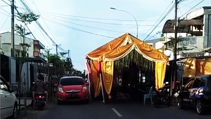 Cuma di Negeri Aing Pesta Pernikahan Sampai Menutup Jalan