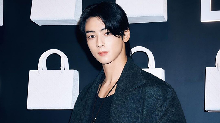 Cara Misterius Cha Eun-woo Sambut Penggemar lewat Fan-Con Solo Pertama