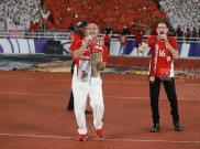 Aksi God Bless bersama Judika Bakar Semangat Supporter sebelum Laga Timnas Indonesia Lawan China di GBK 