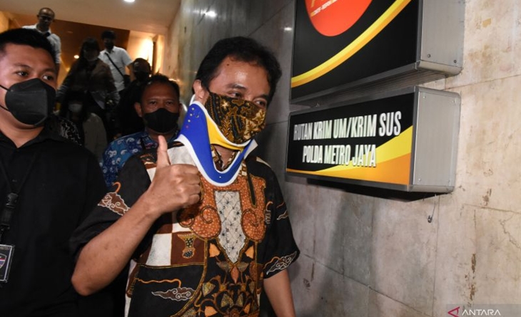 Roy Suryo Divonis 9 Bulan Penjara