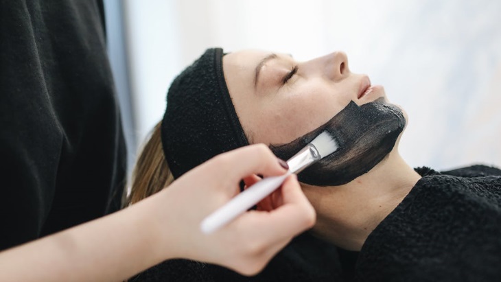 5 Efek Menggunakan Masker Setiap Hari, Apa Tuh?