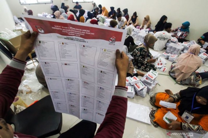KPU Jamin Bulan Depan Pengemasan Logistik Pemilu Seluruh Indonesia Rampung
