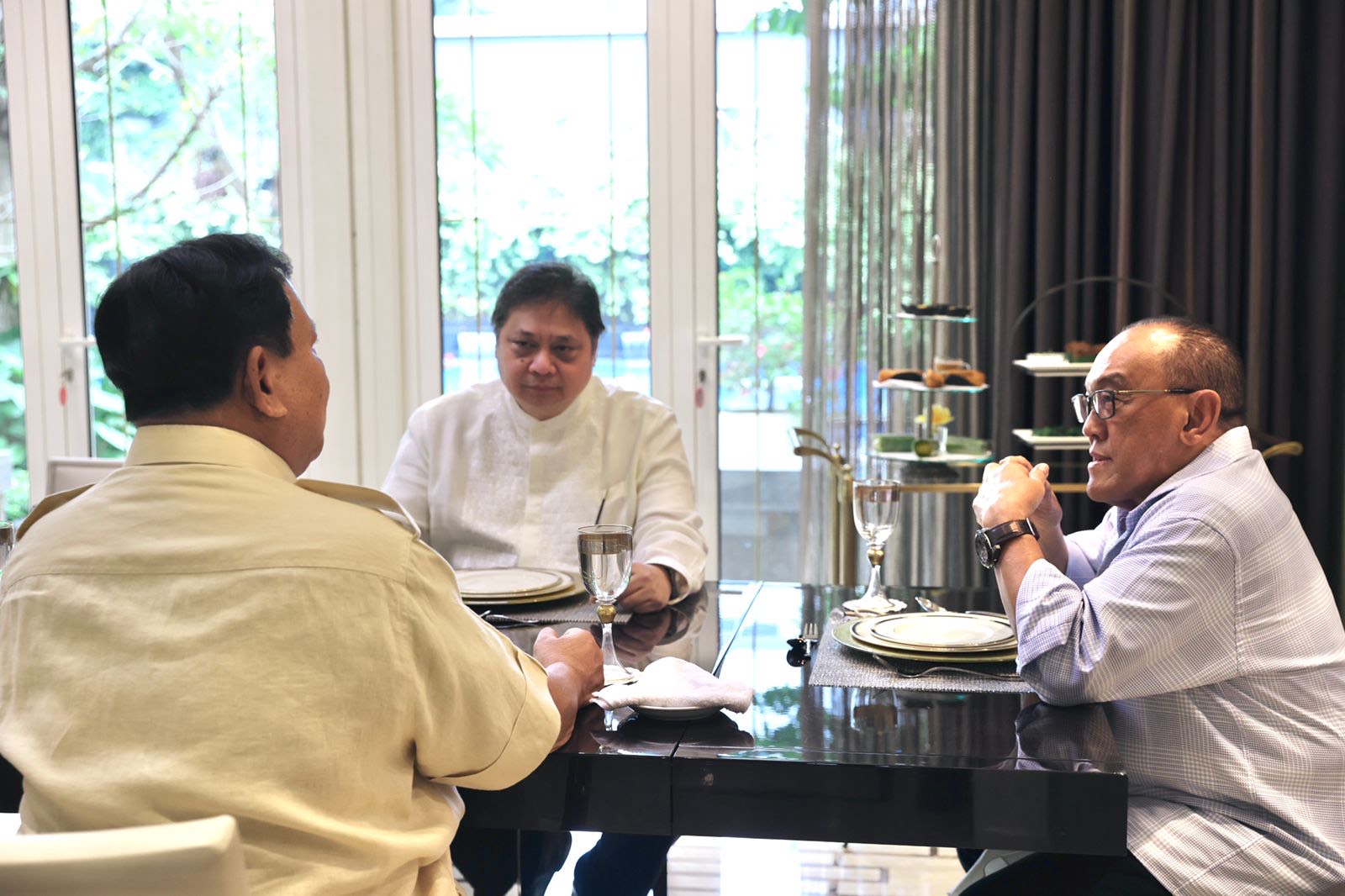 Momen Prabowo Silaturahmi Lebaran dengan Aburizal Bakrie dan Airlangga Hartarto