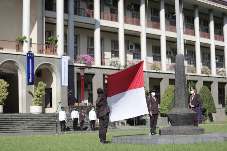 Upacara Hardiknas secara online. (Foto: MP/Humas UGM)
