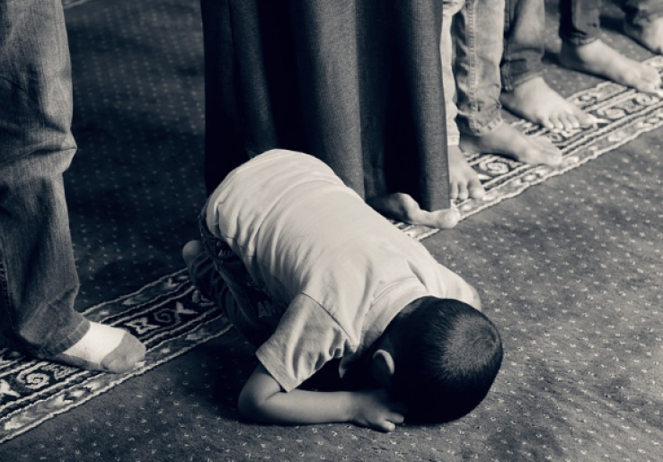 Manfaat Sujud Dengan Benar Bagi Kesehatan