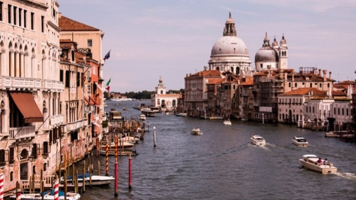 Warga Venesia dan Wisatawan Lokal Protes Penerapan Tiket Masuk ke Venesia