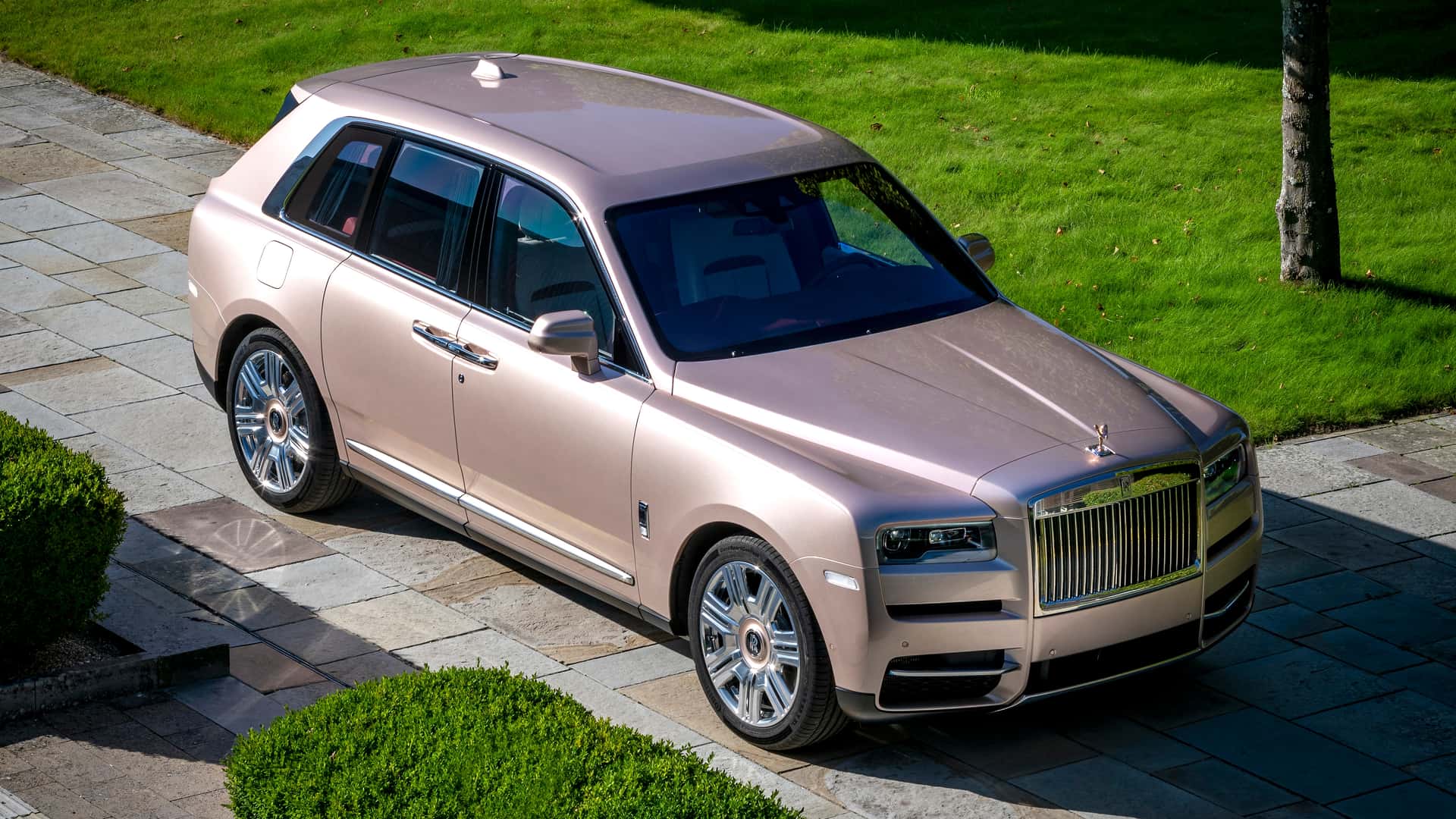 Rolls-Royce Lakukan 30 Percobaan untuk Cat Spesial Cullinan