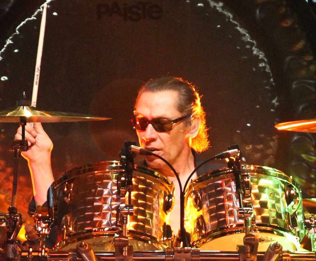 Drumer Van Halen Dapat Gelar Bangsawan Belanda, Masuk Ksatria Ordo Singa 