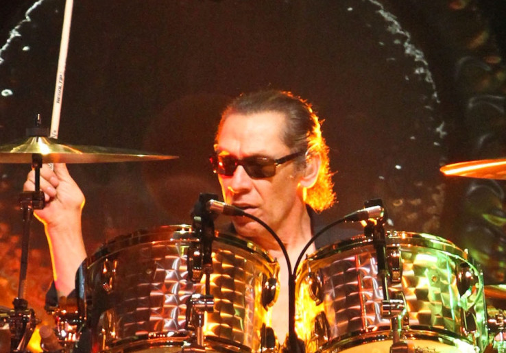 Drumer Van Halen Dapat Gelar Bangsawan Belanda, Masuk Ksatria Ordo Singa 