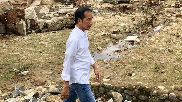 Gubernur Lampung Dampingi Presiden Jokowi Tinjau Korban Tsunami