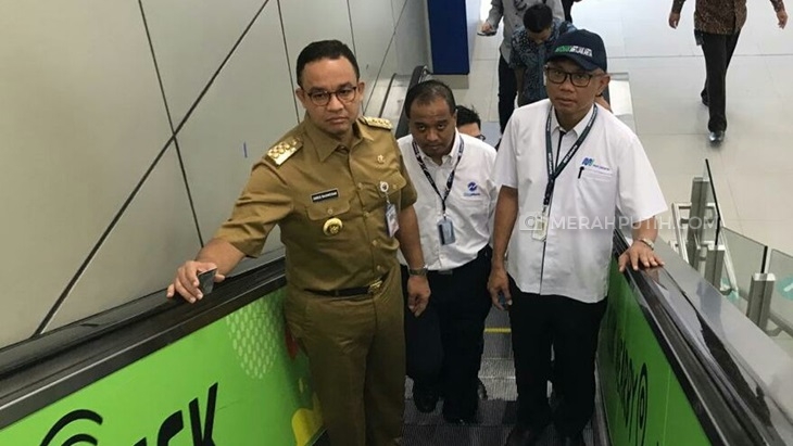 Anies naik MRT Jakarta