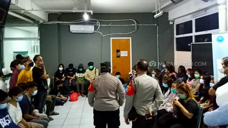 Polisi Bongkar Praktik Prostitusi Online di Apartemen Green Pramuka