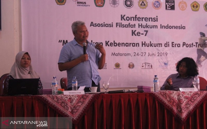 Para ahli filsafat hukum Indonesia berkumpul di Unram, Mataram