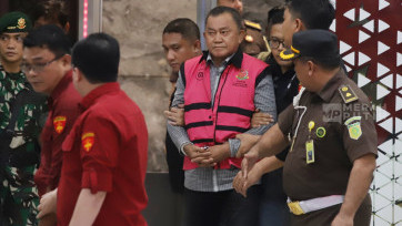 Jampidsus Tetapkan Eks Wakil Kepala BGN Lodewyk Pusung jadi Tersangka Kasus Korupsi MBG