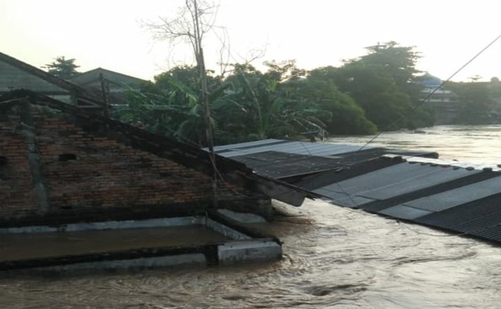  Akibat Banjir Kiriman dari Bogor, Dua Warga DKI Jakarta Meninggal