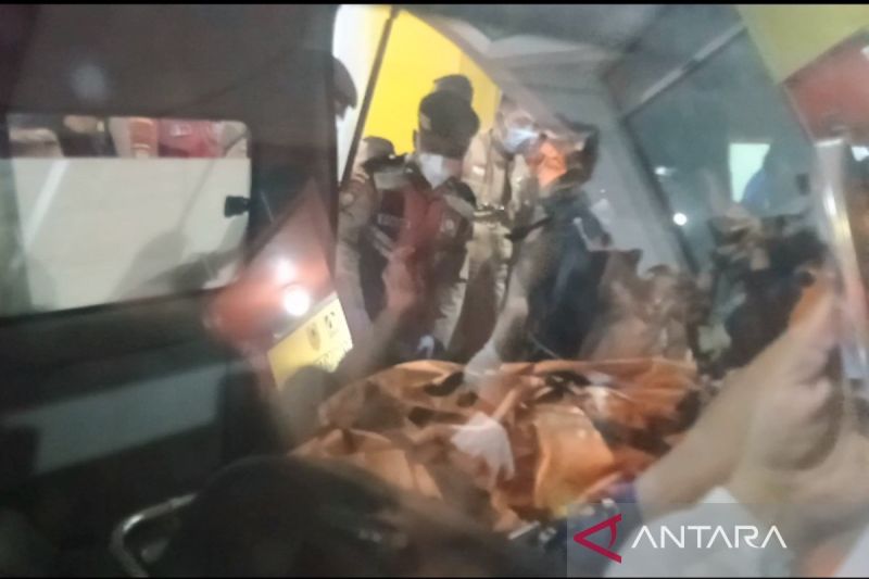 Evakuasi Darat Jasad Korban Helikopter Estindo Air Berjam-jam, Tiba di RS Bhayangkara Jumat Dini Hari