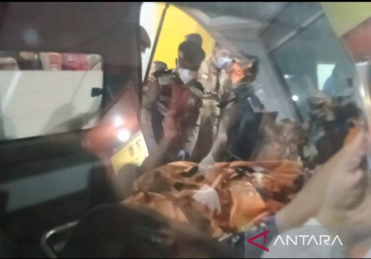 Evakuasi Darat Jasad Korban Helikopter Estindo Air Berjam-jam, Tiba di RS Bhayangkara Jumat Dini Hari