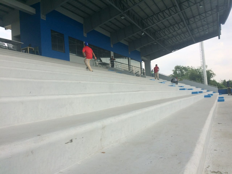 Tribun Stadion Imus. (BolaSkor.com/Andhika Putra)