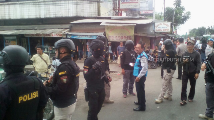 Aksi Sweeping Dihalau Polisi, Sopir Angkot Kocar-kacir