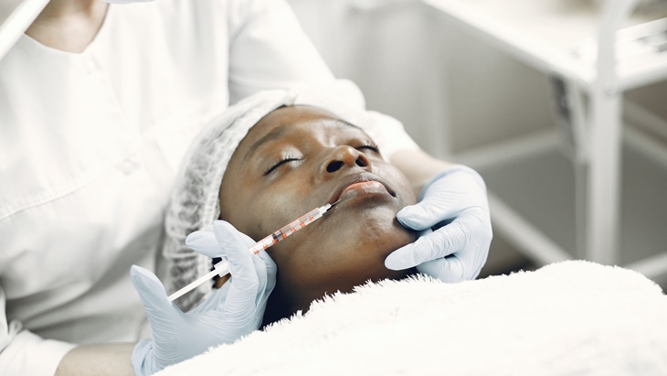 Mendapatkan Tampilan Bibir Alami Lewat Lip Tenting