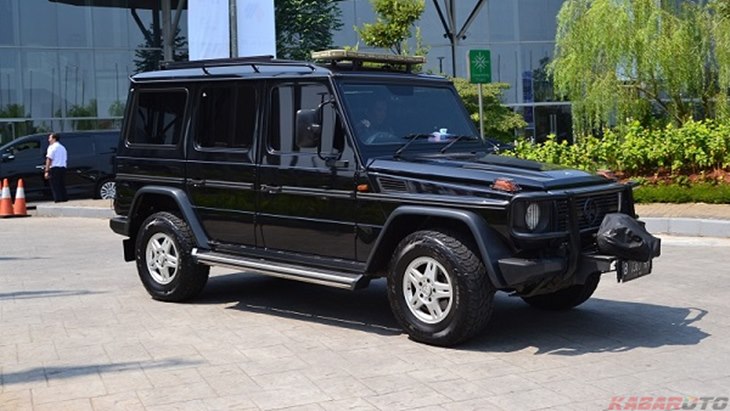 mobil pengawal presiden mercedes benz
