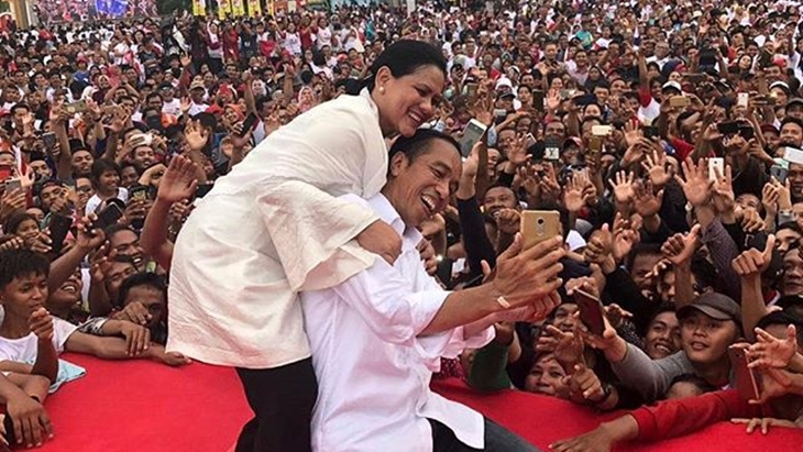 Jokowi dan Istri di Dumai. (Instgram/@jokowi)