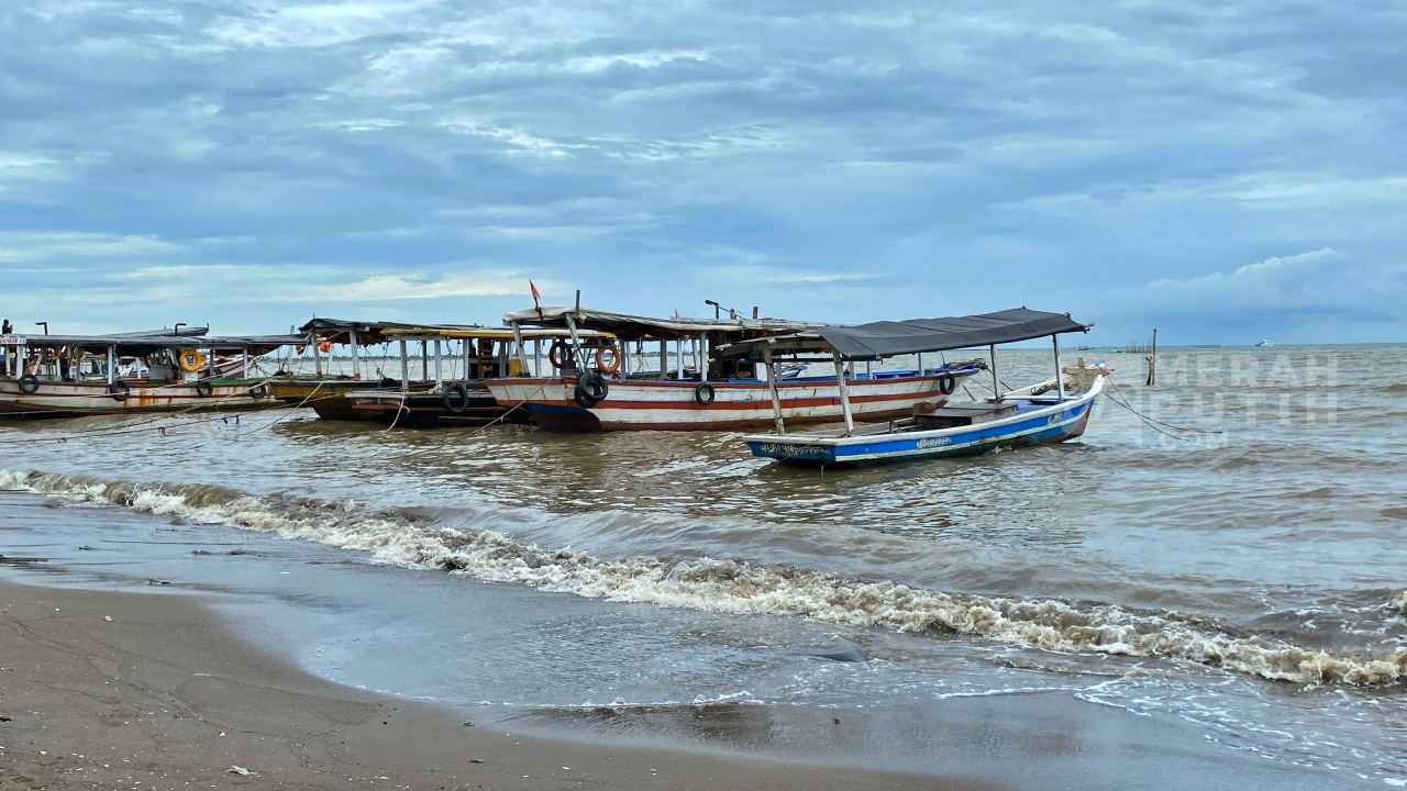 Pagar Laut Tangerang Tutup Akses, Nelayan Tanjung Pasir: Kami Seperti ‘Dikunci’ tak Bisa Keluar Rumah