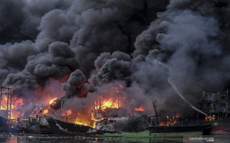 Satu Kapal Nelayan di Muara Angke Terbakar, Kerugian Capai Rp500 Juta