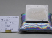 Seniman Asal Jepang Menjual Batu Berisi Rahasia Terkelam Seseorang