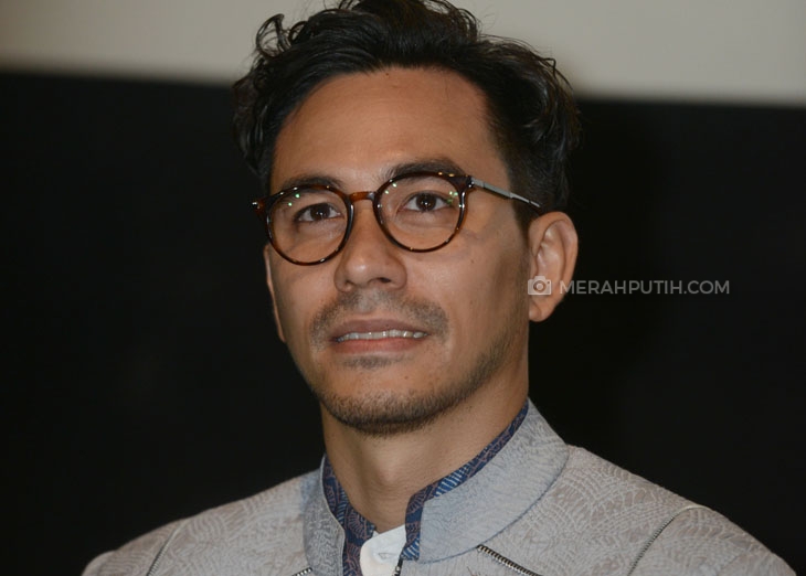 Darius Sinathrya Harus Azan dan Berlogat Sunda dalam Film Asih