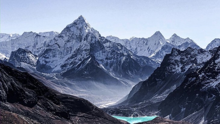 Everest Terancam Limbah dari Pendaki