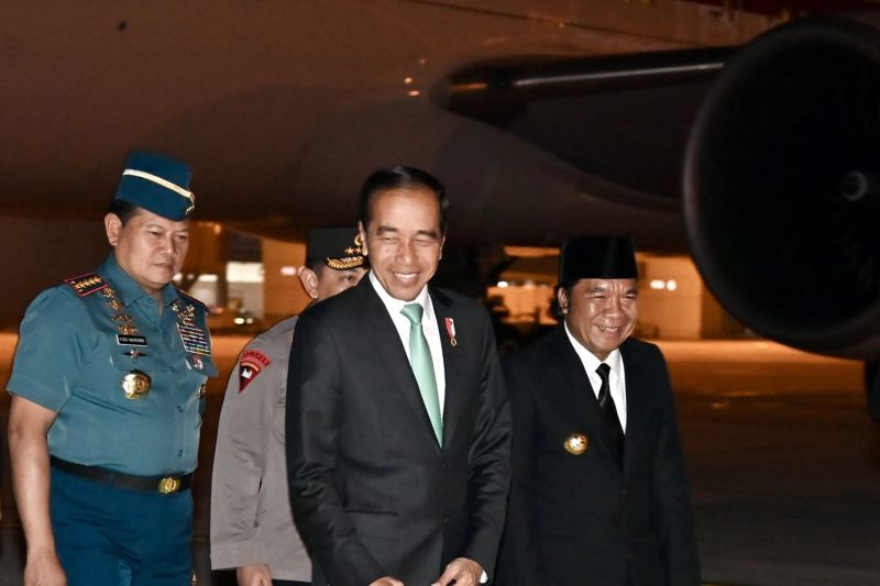 Presiden Tiba di Tanah Air Setelah Hadiri KTT OKI dan APEC