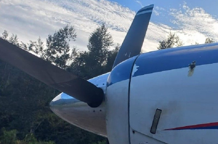 Pesawat Asian One Ditembak di Papua
