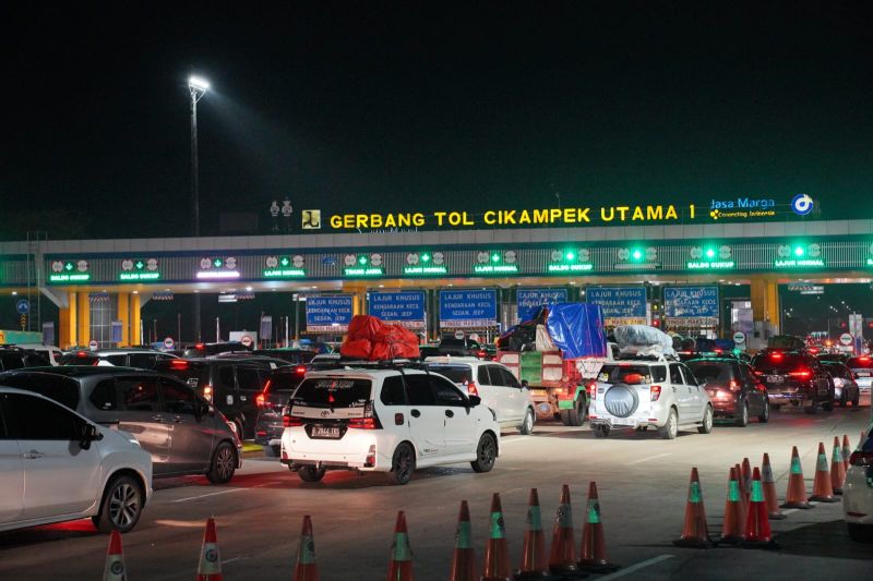 Polri Berlakukan Rekayasa Lalu Lintas Hingga Gerbang Tol Kalikangkung